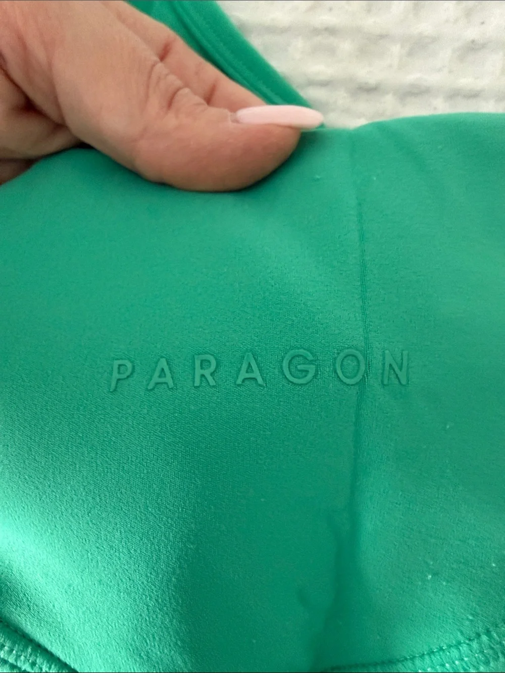 PARAGON Green V-Neck Strappy Sports Bra and High-Waist Bike Shorts - Picture 2 of 8